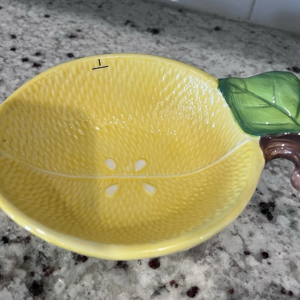 RARE! SUR LA TABLE Lemon Shape Ceramic Nesting Measuring Cups (Set of 4) Mint